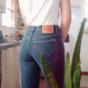 VTG Levi's Raw Hem Wide Leg Jeans